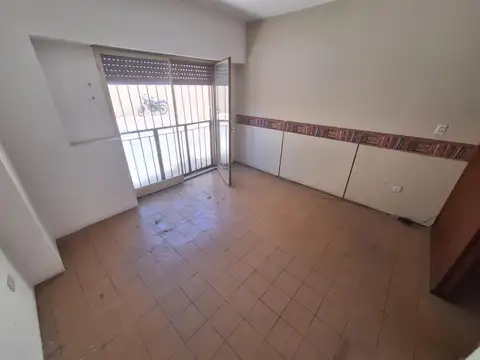 OFICINA MONOAMBIENTE EN ALQUILER A MTS DEL MUNICIPIO