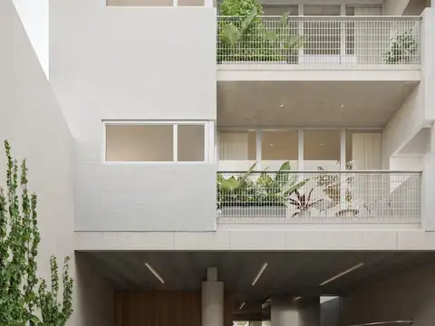 Casa DÚPLEX de 2 Dormitorios con patio en Barrio Pichincha