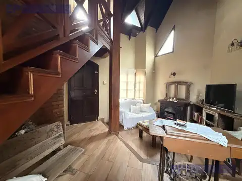 Casa en venta Parque Leloir 4 ambientes CON PILETA