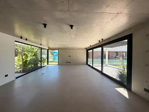 Casa en Alquiler en Rumenco Joven, USD 2.500