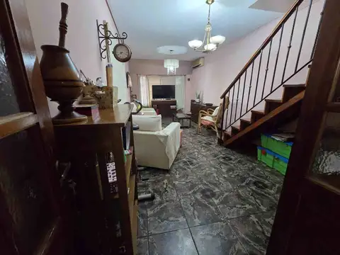 Casa 4 ambientes con 3 baños