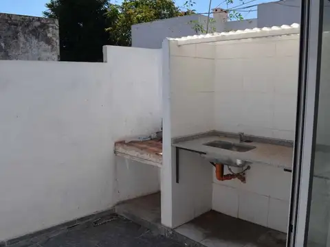 Depto Tipo Casa 2 ambientes con 1 baño