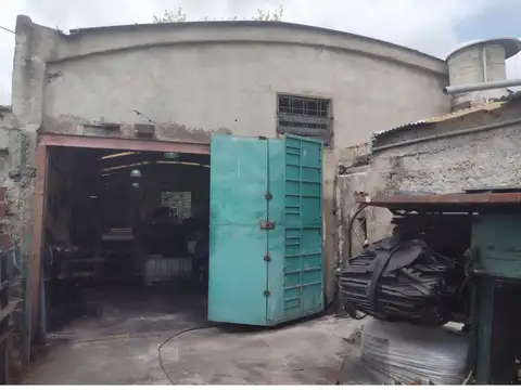 Galpon en Venta 39  mts Fondo