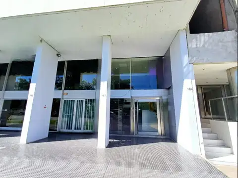 Oficina 3 ambientes con 2 baños