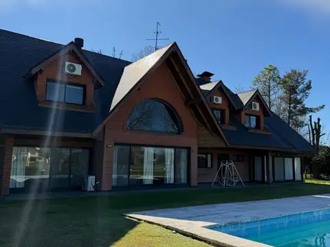 Casa en Venta en Moreno, USD 820.000