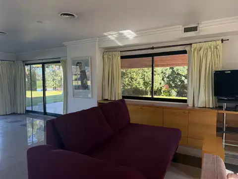VENTA CASA SAN DIEGO 7 AMBIENTES PILETA Y PARRILLA