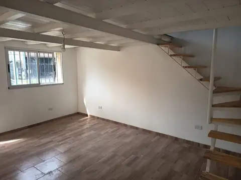 Depto Tipo Casa 3 ambientes con 1 baño