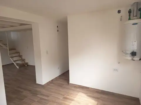 Depto Tipo Casa en Alquiler en Temperley, $ 800.000