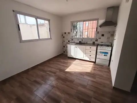 Depto Tipo Casa en Alquiler de 2 dormitorios