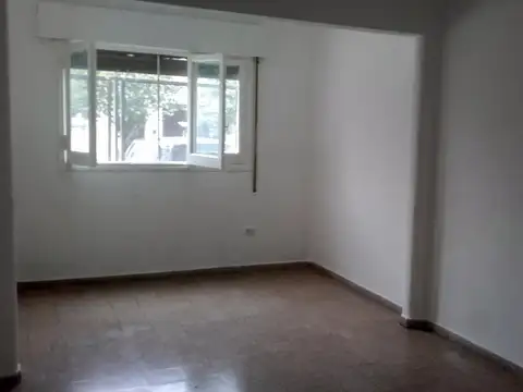 Casa 2 ambientes con 1 baño