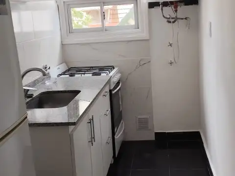 11 septiembre 2700, Piso 1