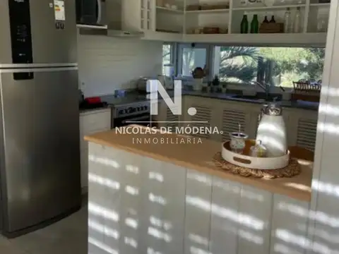 Alquila casa en Pinar del Faro en Jose Ignacio, de 3 dormitorios, con piscina.