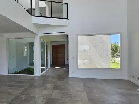 Casa 7 ambientes con 7 baños