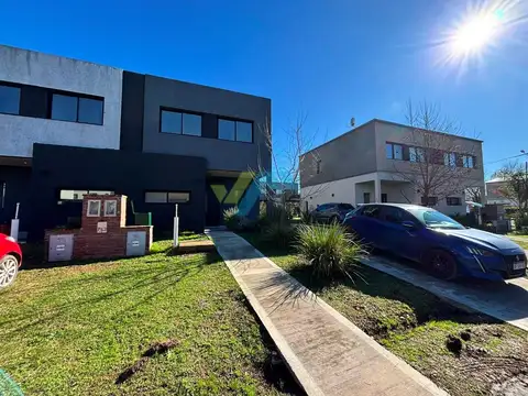 Casa en Alquiler de 4 dormitorios