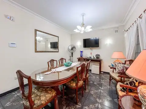 PH EN VENTA LA PLATA 2 DORMITORIOS Y ESCRITORIO