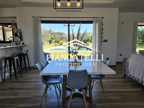 Casa 5 ambientes con 3 baños