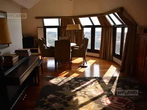 Departamento Triplex en venta de 6 ambientes en Acassuso-Vias/Santa Fe
