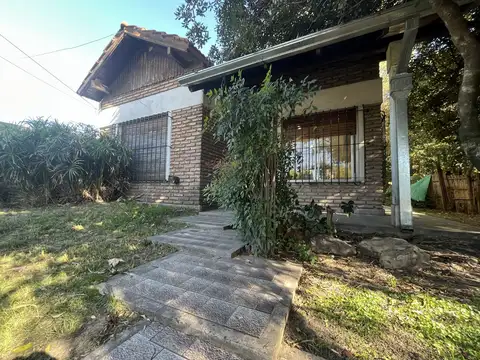 Chalet a reciclar en Plátanos. VENTA