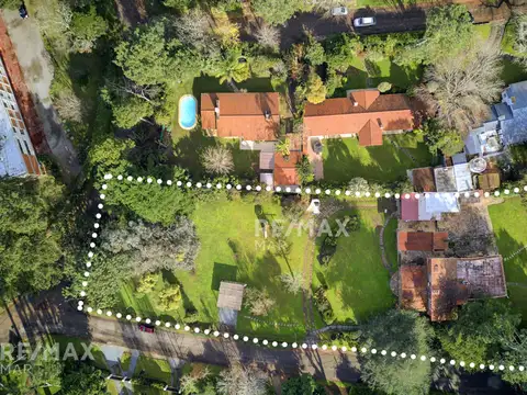 Casa 9 ambientes con 7 baños