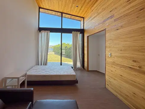 Casa en Venta con 4 cocheras
