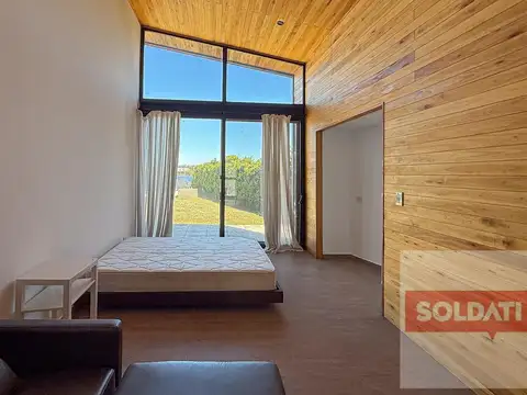 Casa en Venta con 4 cocheras