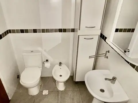 VENTA APTO AGUADA 2 DORMITORIOS AL FRENTE, BALCÓN