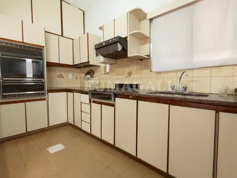 Depto Tipo Casa en Alquiler de 4 ambientes