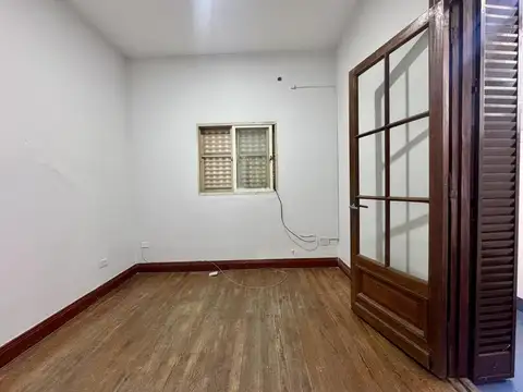 Oportunidad/ Ideal para Deposito Oficina/ Zona Estratégica/Apto vivienda y Credito/Once.