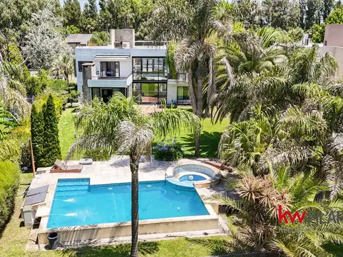 Casa en venta 7 Ambientes  en El Lauquen Club de Campo, Ezeiza