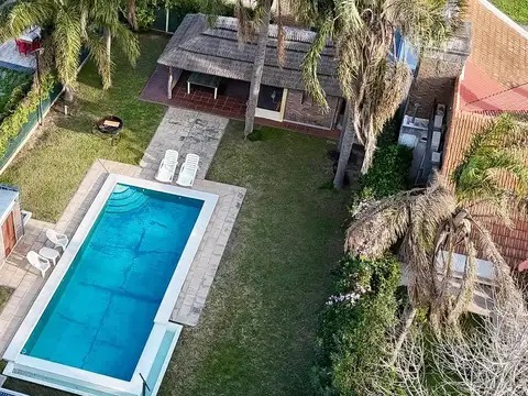 Casa 5 ambientes con 3 baños