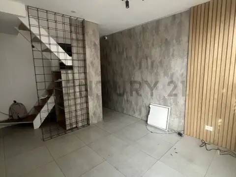 Caracas 4500, Piso 0