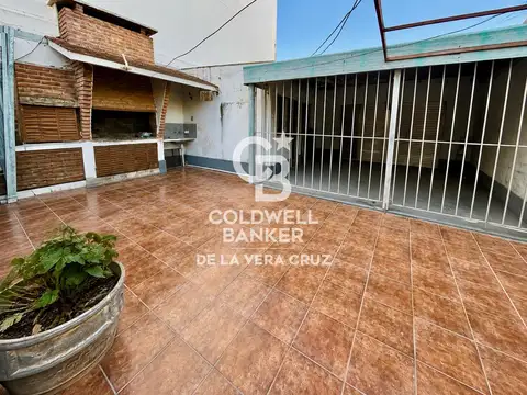 Casa 4 ambientes con 2 baños