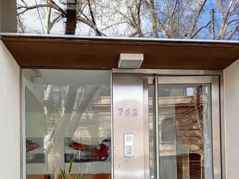Amplio monoambiente en macrocentro de Rosario