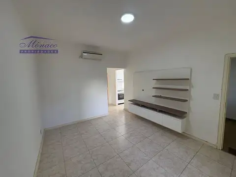 Depto Tipo Casa en Alquiler de 2 ambientes