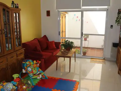 PH en Florida Belgrano-Oeste DE 2/3 AMB EN PANTA BAJA CON PATIO