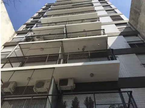 Defensa 1600, Piso 7