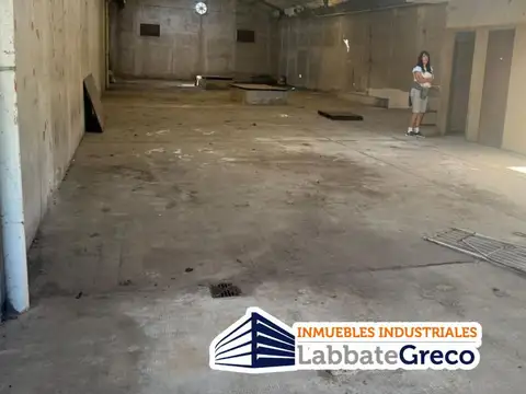 Galpon en Venta 10  mts Frente