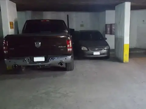 COCHERA FRENTE PLAZA COLON PISO 3