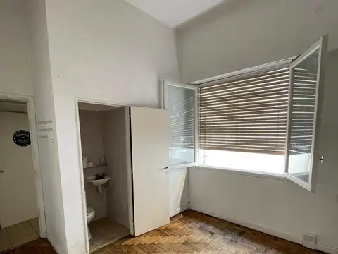 Oficina en Alquiler en Almagro, $ 900.000