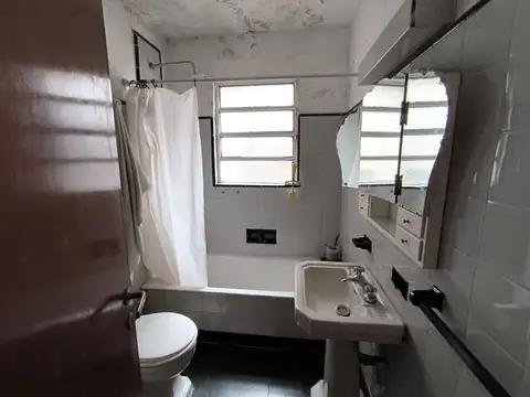Depto Tipo Casa en Venta 70 años