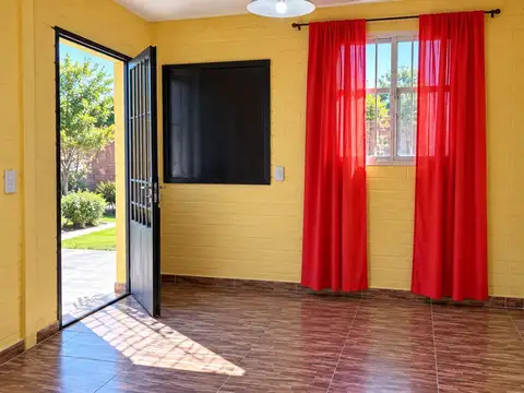 Casa 4 ambientes con 2 baños