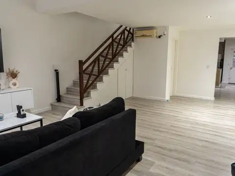 Depto Tipo Casa en Venta de 3 dormitorios