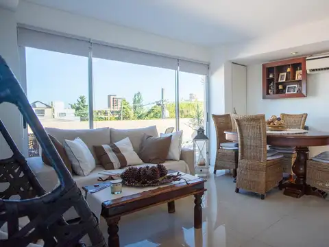 Venta departamento 2 ambientes con terraza propia en Ituzaingó.