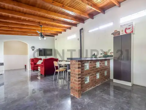 VENTA CASA CON AMPLIO PARQUE 2 AMBIENTES en Los naranjos, General Rodríguez