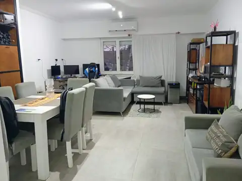 Depto Tipo Casa en Alquiler con 1 cocheras
