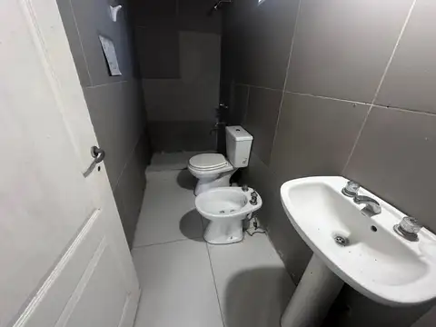 Casa 2 ambientes con 1 baño