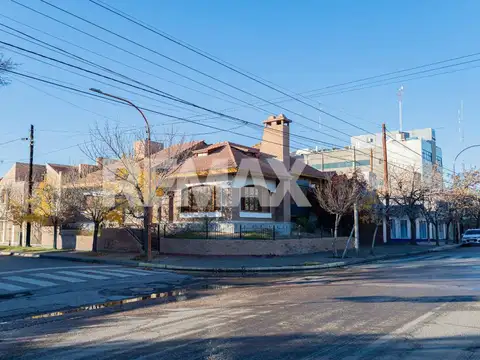 Urquiza 100