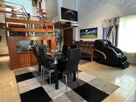 Casa en Venta con 1 cochera
