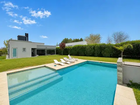 VENTA - Casa 3 Dormitorios Puerto Roldan