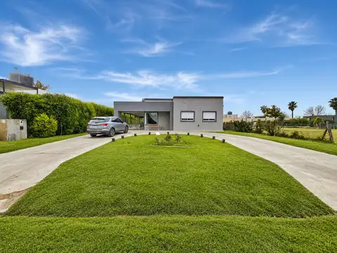VENTA - Casa 3 Dormitorios Puerto Roldan